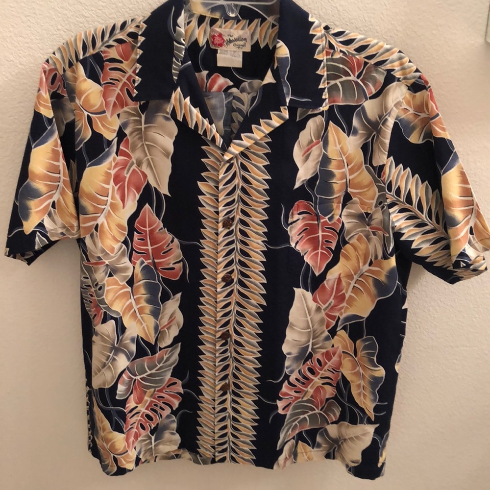 Hilo Hattie Men’s Hawaiian Shirt